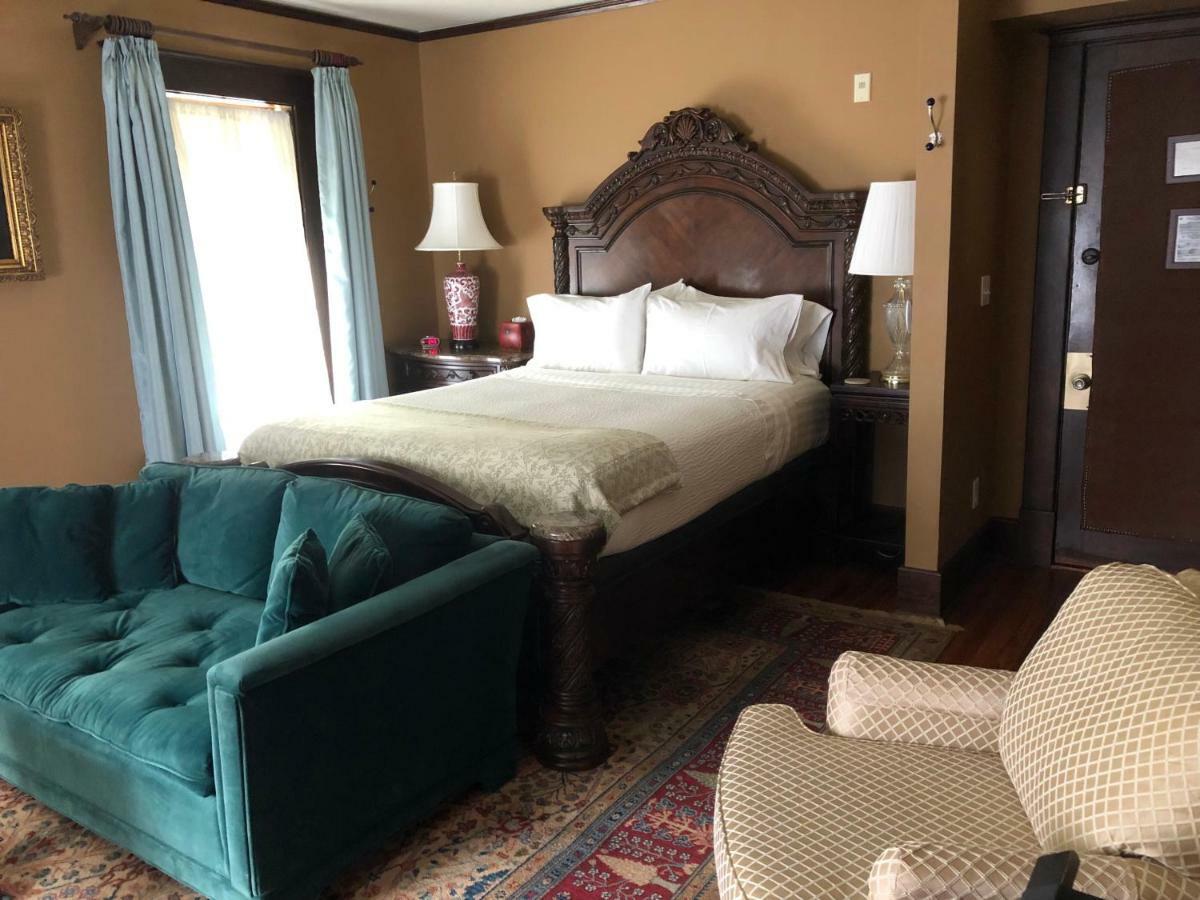 The Inn At Dickens House St. Petersburg Extérieur photo